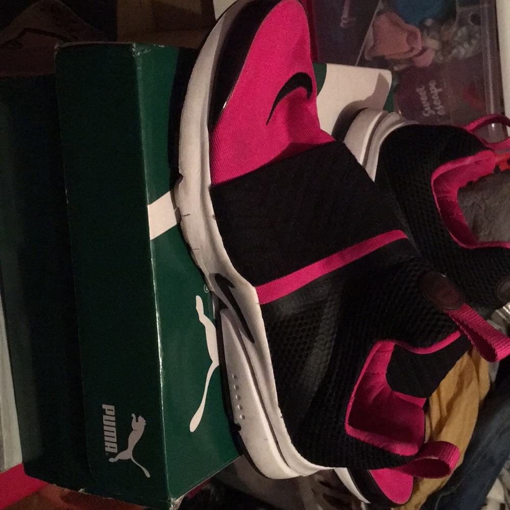 Size seven Nike presto